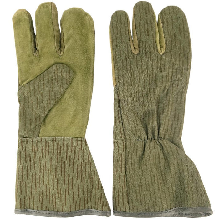 Wool store camo gloves